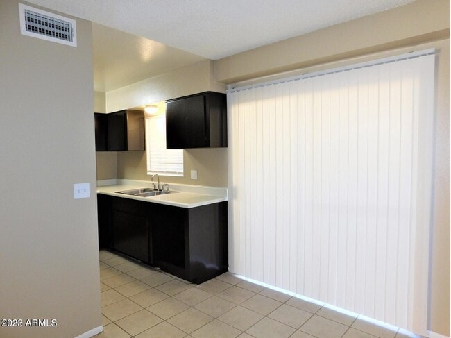 Building Photo - 3524 W Dunlap Ave
