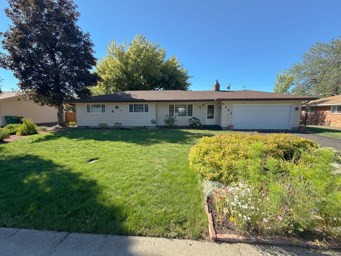 Primary Photo - 3 Bedroom, 2.5 Bath House
