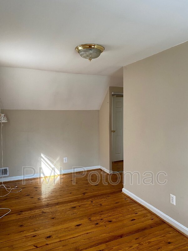 Building Photo - 12402 Flack St