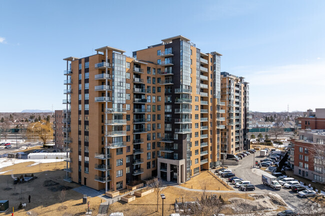 Building Photo - Habitation St-Laurent