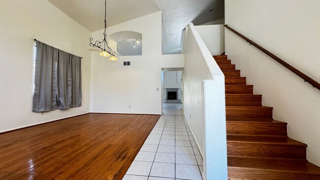 Foto del edificio - Eastside (Broadway and Houghton) 4 bedroom...