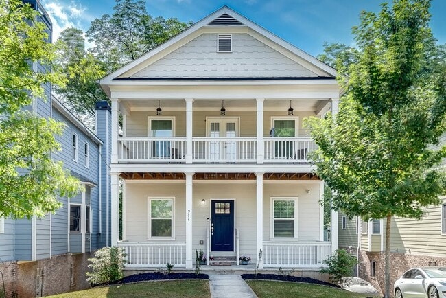 Building Photo - 974 Connally St SE