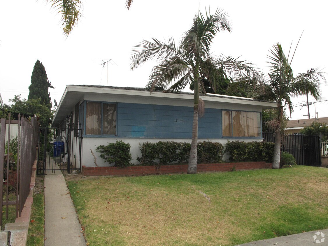 Foto del edificio - 826 S Larch Ave