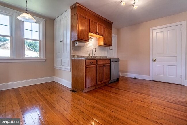 Foto del edificio - 110 Lyndell Rd