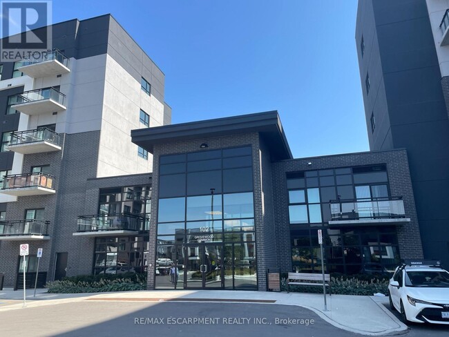 Building Photo - 102 Grovewood Common