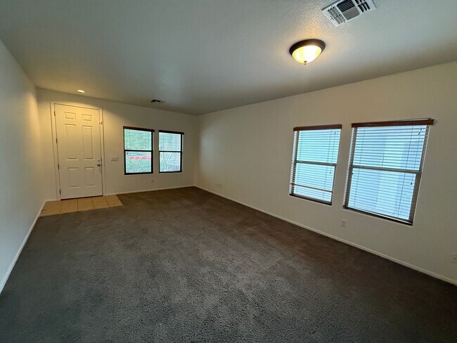 Building Photo - BEAUTIFUL 4 BEDROOM HOME IN JOHNSON RANCH