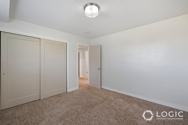 Building Photo - 23 W 1500 S
