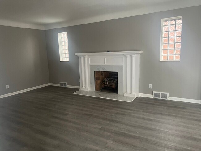 Foto del edificio - 8075 Freda St