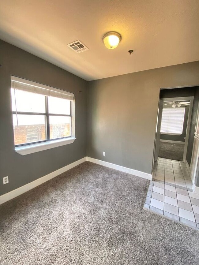 Building Photo - 1 bed 1 bath in Paseo District