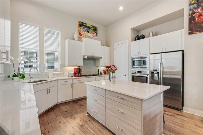 Foto del edificio - 1402 Tinnin Ford Rd