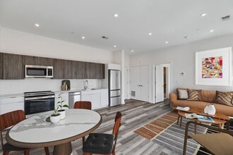 Building Photo - 860 N 3rd St