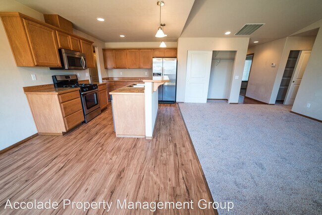 Building Photo - 4 br, 2 bath House - 204 West 26th Ave