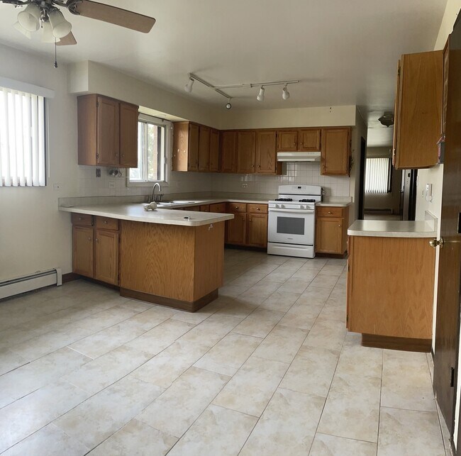 Foto del edificio - 543 W Pleasant Ln
