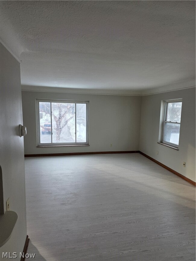 Foto del edificio - 3259 W 115th St