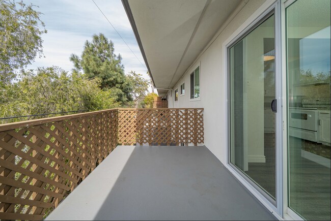 Foto del edificio - 1155 Meadow Lake Dr