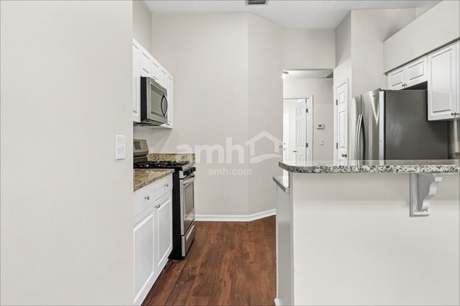 Foto del edificio - 1443 Baythorn Dr