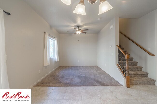 Building Photo - 3 Bedroom Townhome in Buena Vista Community