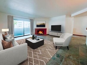 Building Photo - 1020 E Washington Ave