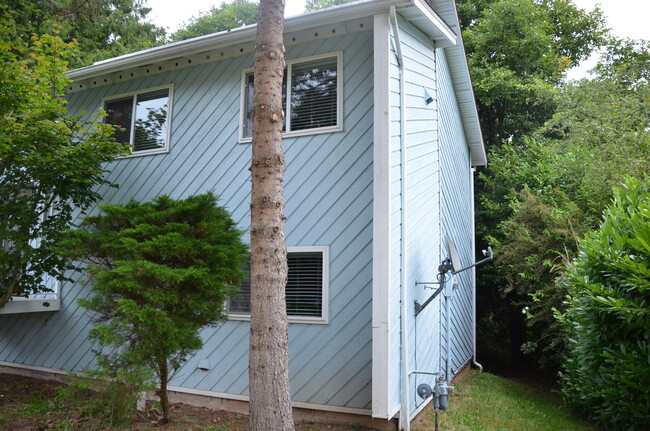 Building Photo - 3700 Beazer Rd