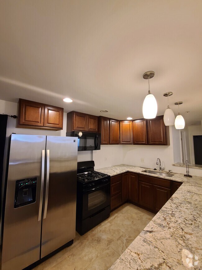 Tantallon North Apartments for Rent with Hardwood Floors Fort