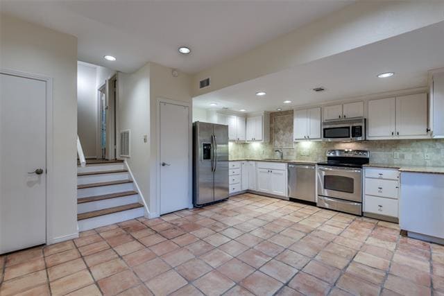 Building Photo - 3332 Hawthorne Ave