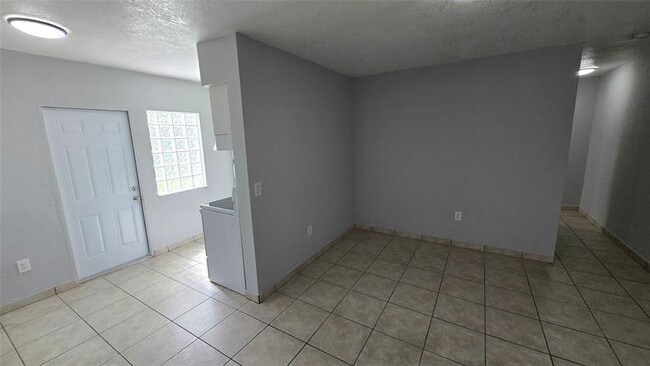 Foto del edificio - 16951 NE 18th Ave