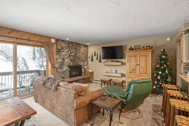 Foto del edificio - 2135 Burgess Creek Rd