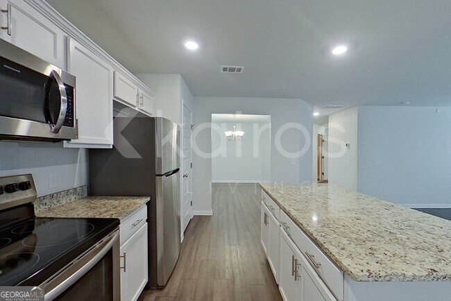 Building Photo - 247 Western Red Cedar Dr