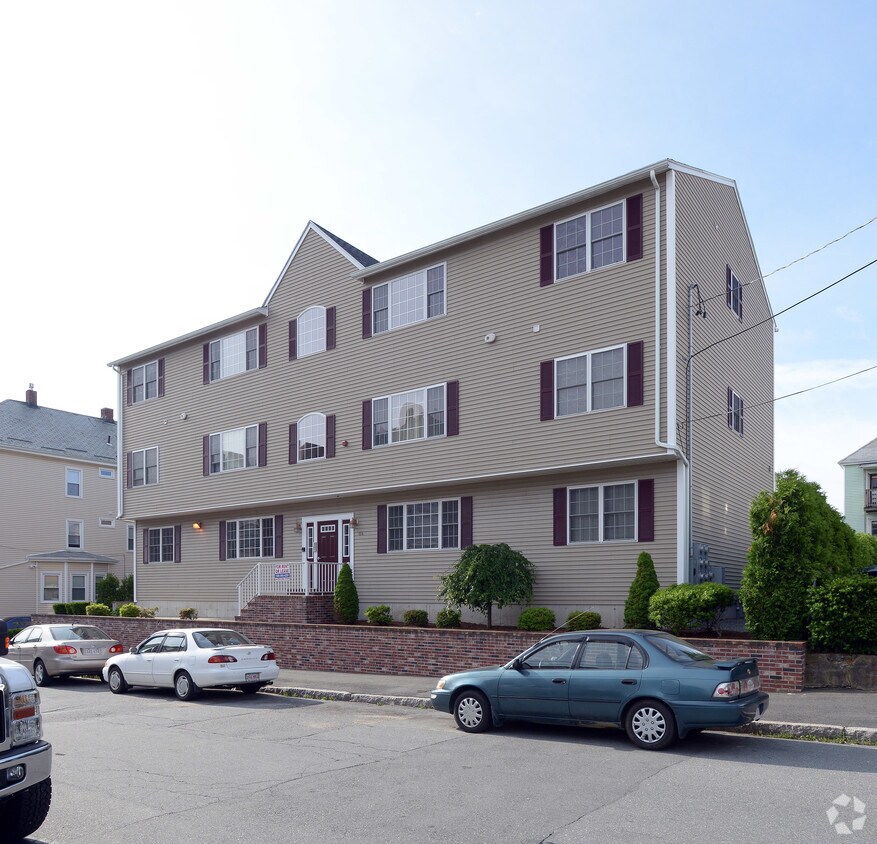 Building Photo - 114 Davis St