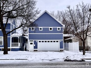 Building Photo - 607 Pine St