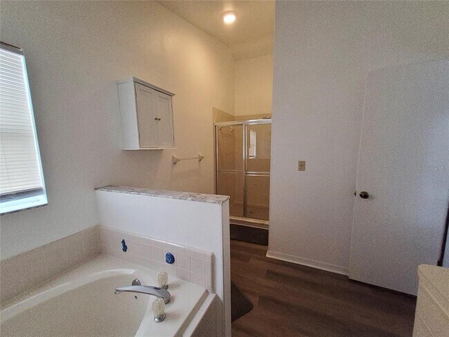 Foto del edificio - 138 Valentino Ct