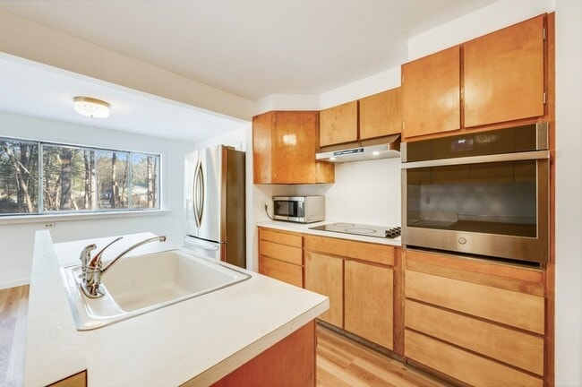 Foto del edificio - 250 Hudson Rd