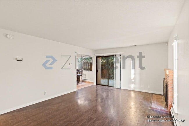 Building Photo - 2470 Poett Ln