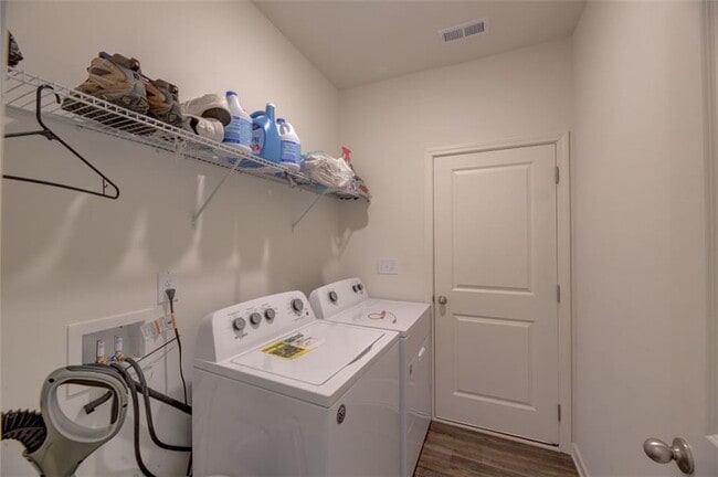 Building Photo - 38 Wheeler Pl