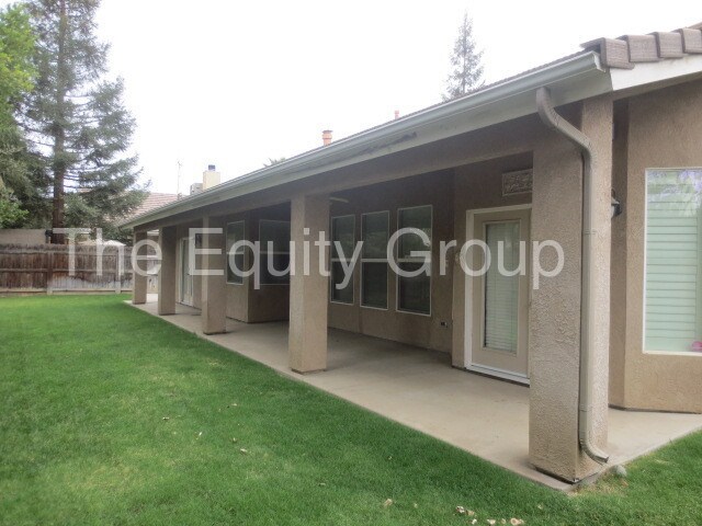 Building Photo - 4611 W Grove Ave