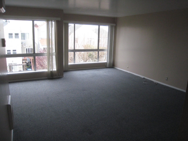 Building Photo - 565 8th Ave