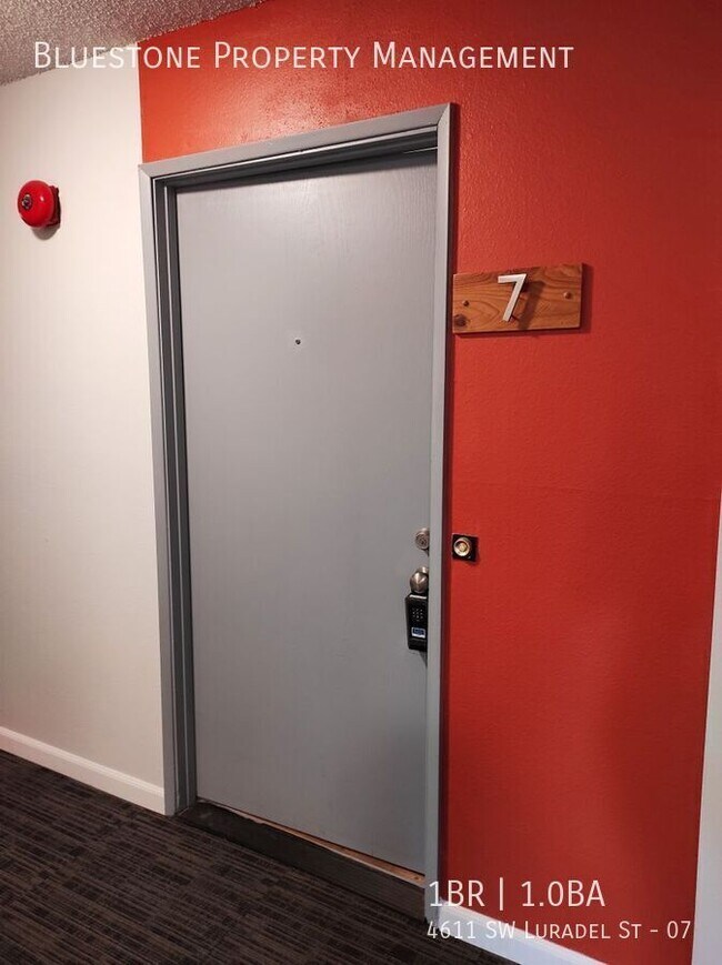 Foto del edificio - 4611 SW Luradel St