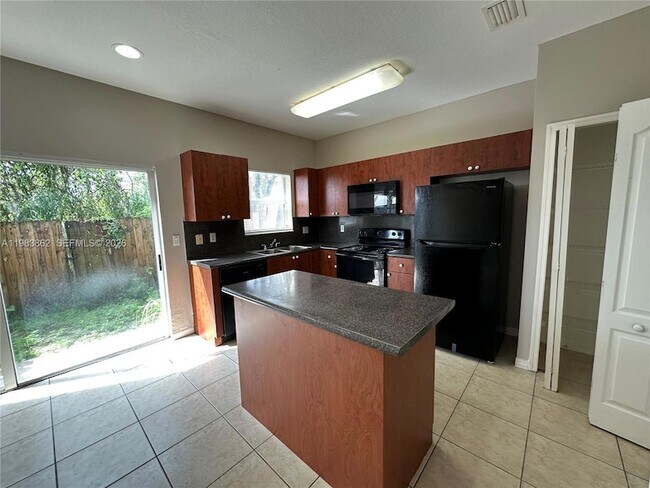 Foto del edificio - 1536 SE 31st Ct