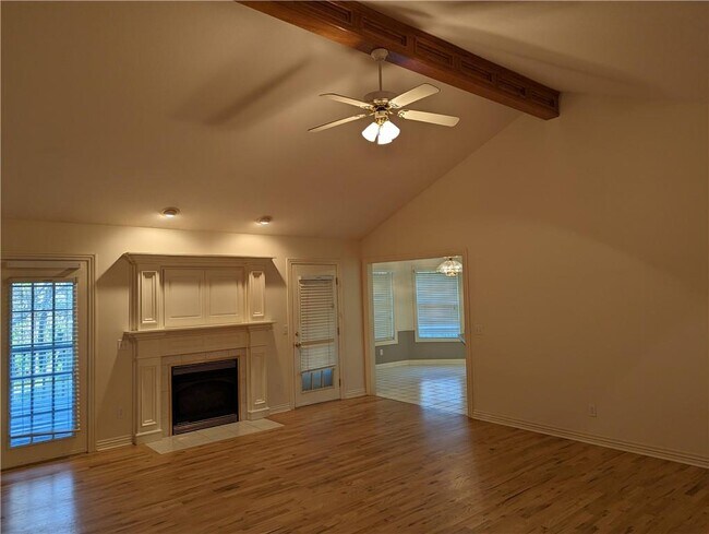 Foto del edificio - 2030 N Hailey Dr