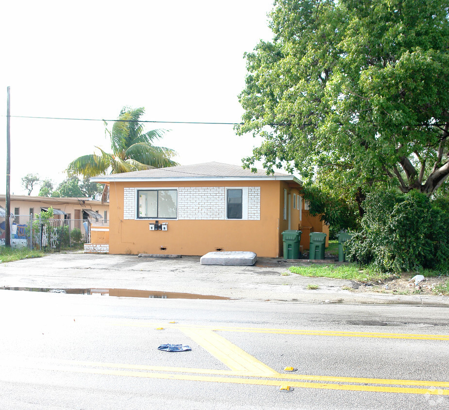 Building Photo - 84 NW 71st St