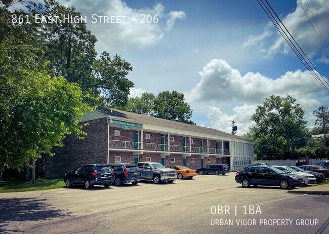 Foto del edificio - 861 E High St