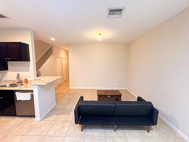 Foto del edificio - 720 SW 2nd Terrace