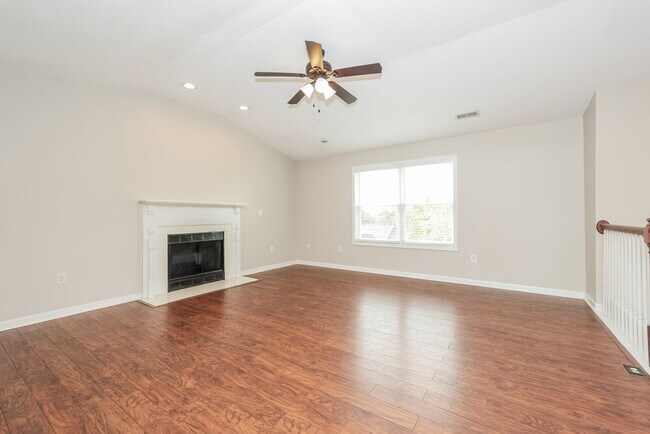 Building Photo - 2712 Mollys Ct