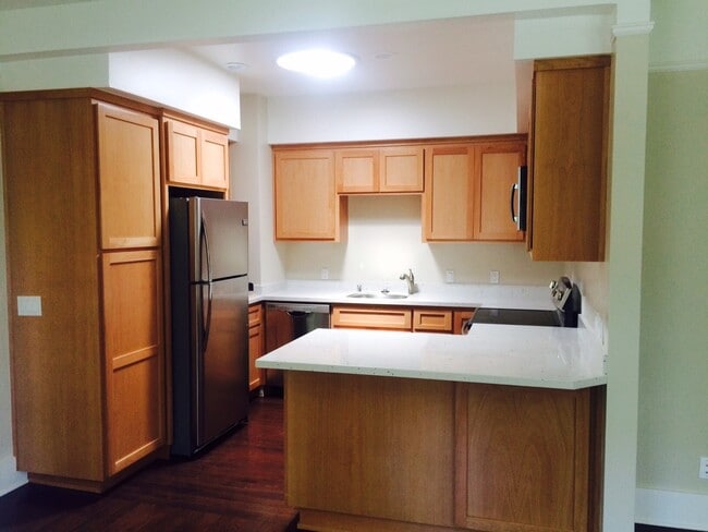Foto del edificio - Updated 2 Bedroom, 1.5 Bathroom with Indoo...