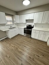 Building Photo - 523 Mishler Rd