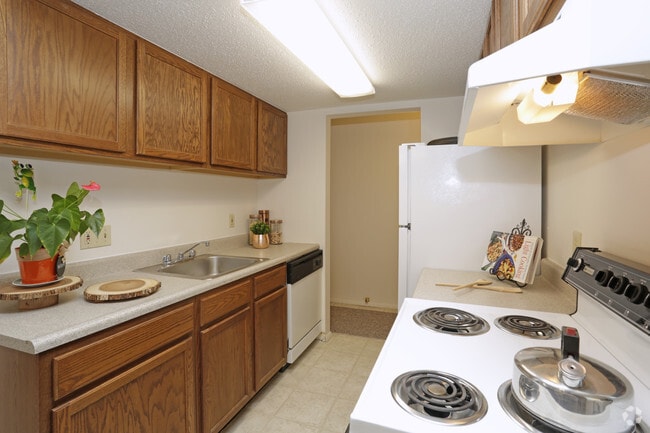 2BR - Kitchen - Tanglewood Apartments