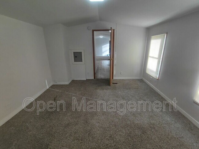 Foto del edificio - 301 Mantle Ave