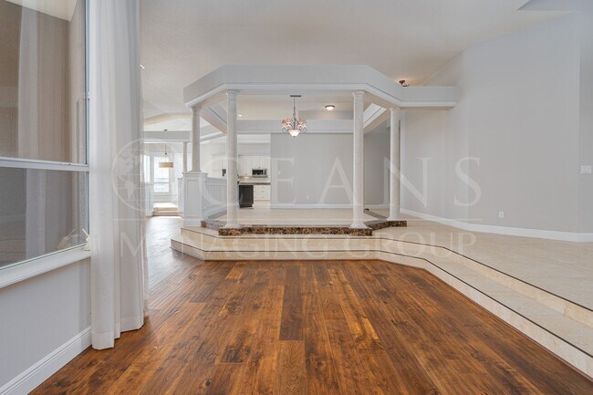 Building Photo - Stunning RIVERFRONT Pool Home with New Pri...