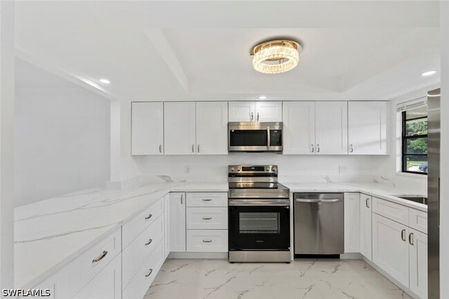 Building Photo - 151 Cypress Way E