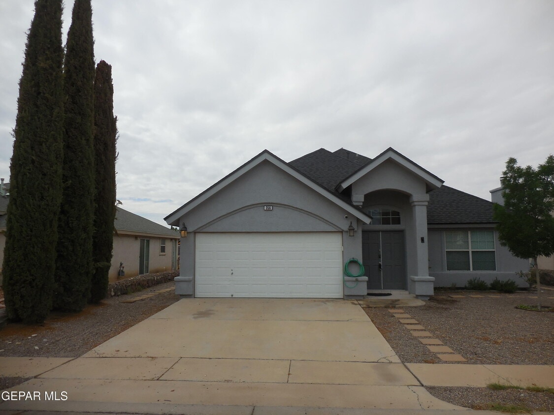 Primary Photo - 356 Jardin Bello Ave